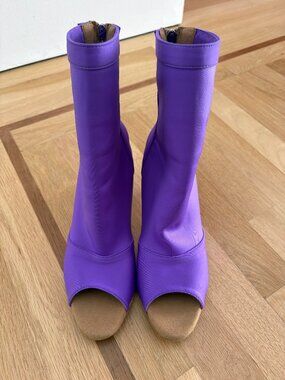 Burju Shabina Ankle Boots, size 9
